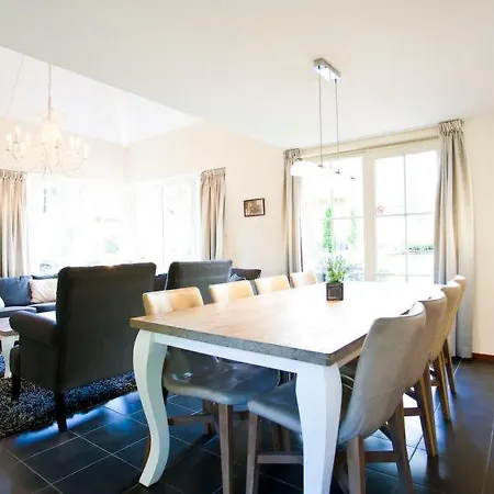 Sleeps 8 Pool Wifi T644064